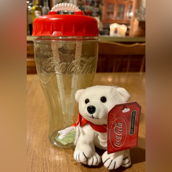 Vintage Coca Cola Drink Bottle with Signature Polar Bear - Picture 1 of 8